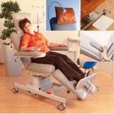 Кресло терапевтическое BIONIC, вариант исполнения: UniversalLine (с навесным столиком, ручкой и лампой, защитным покрытием для ножного сегмента кресла)